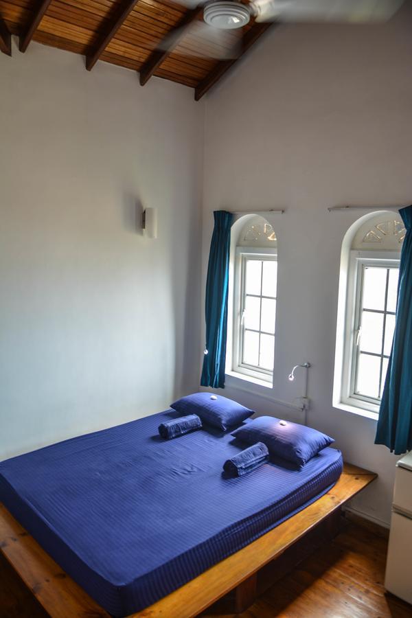 Explore Hostels Negombo Kochchikade Exterior photo